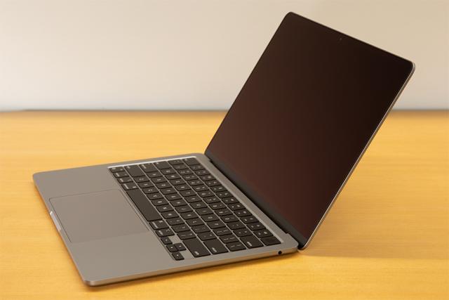 MacBook Air standard right view