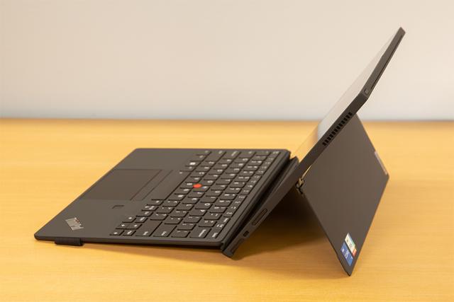 Windows slate tablet right view